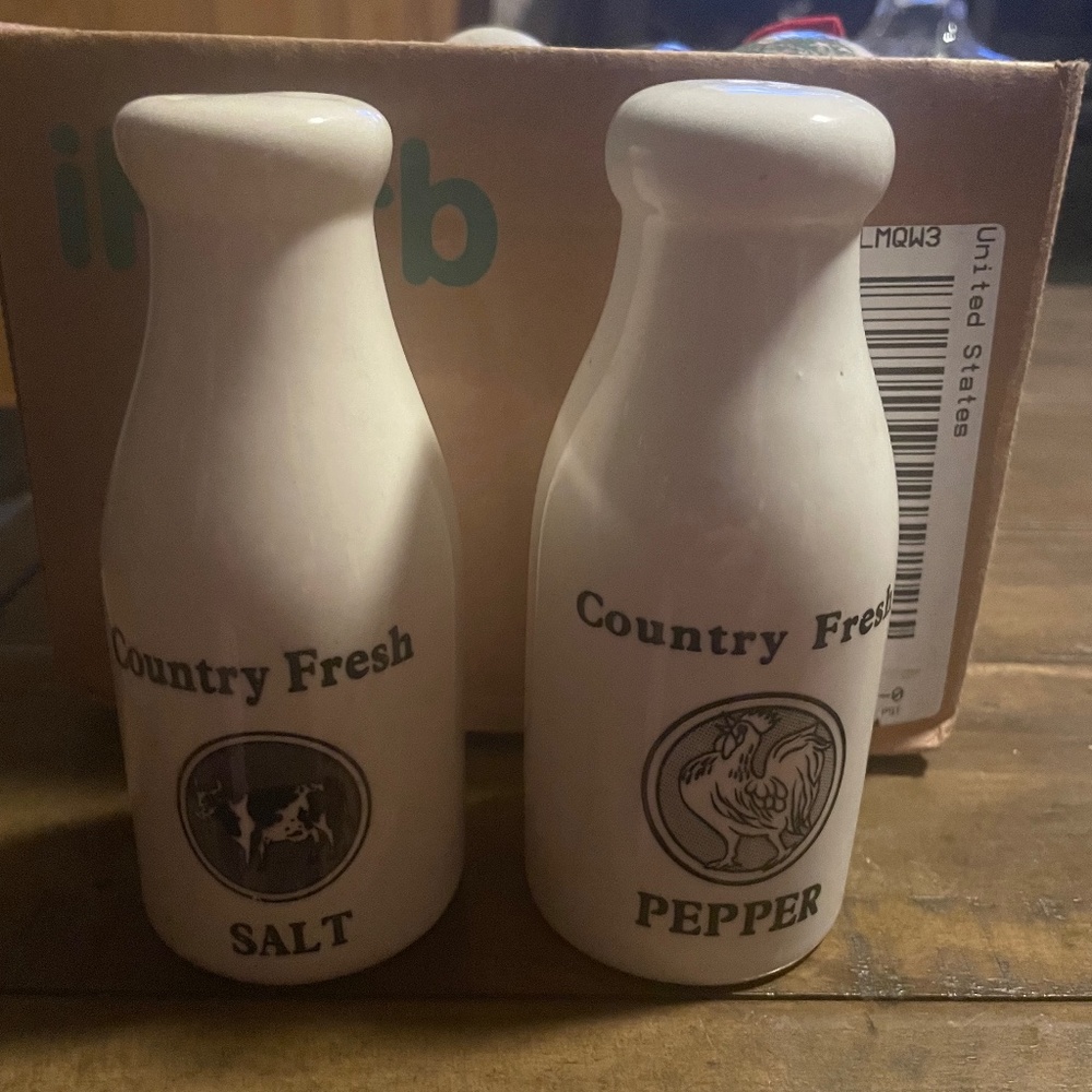 Country fresh salt and pepper shakers